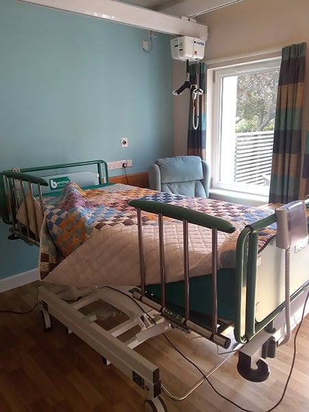 Benmor Medical Aurum+ bariatric bed at the Oakhaven Hospice image
