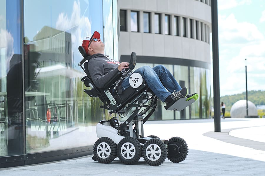 NEW LIVE powerchair image